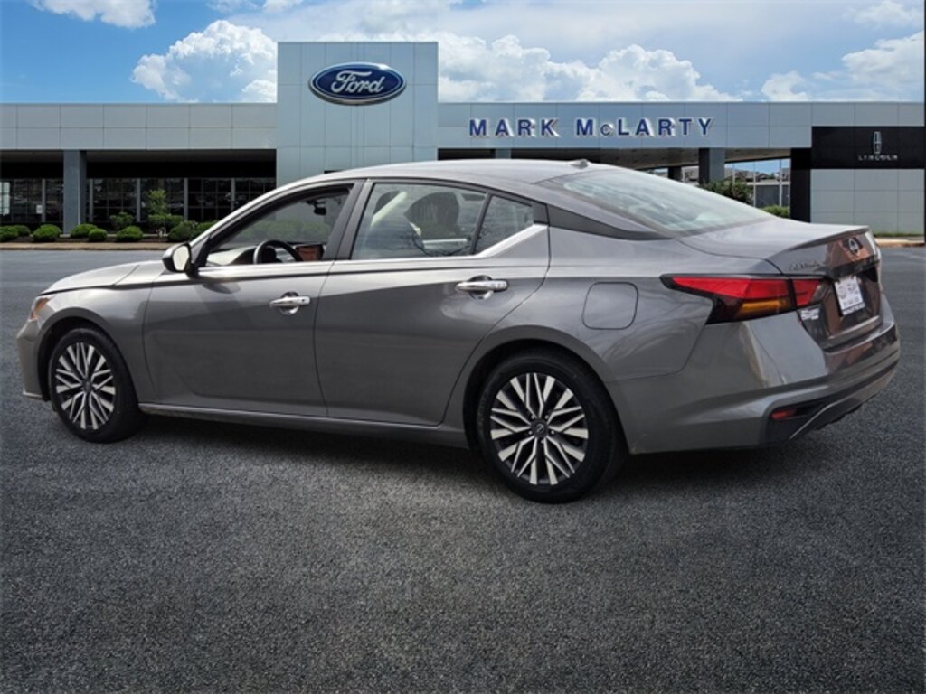 Used 2024 Nissan Altima 2.5 SV Sedan