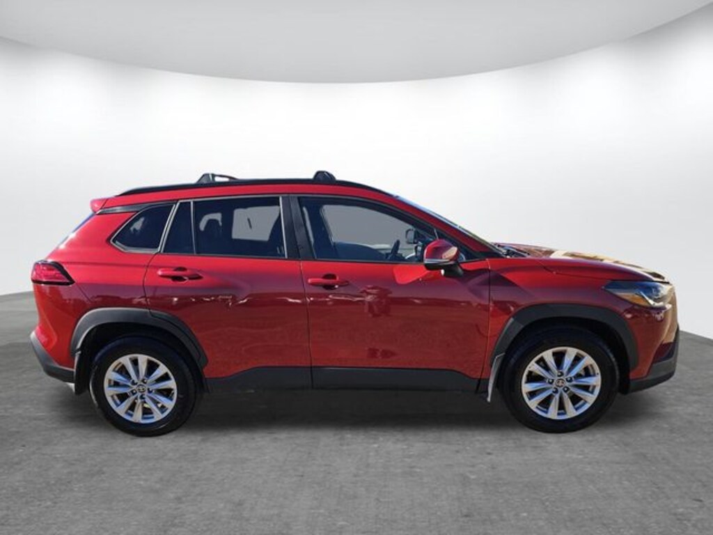 Used 2024 Toyota Corolla Cross LE SUV