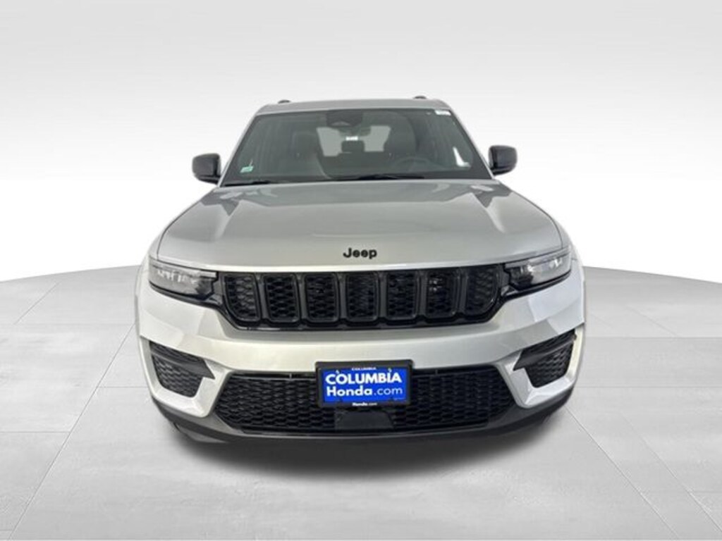 Used 2025 Jeep Grand Cherokee Laredo SUV