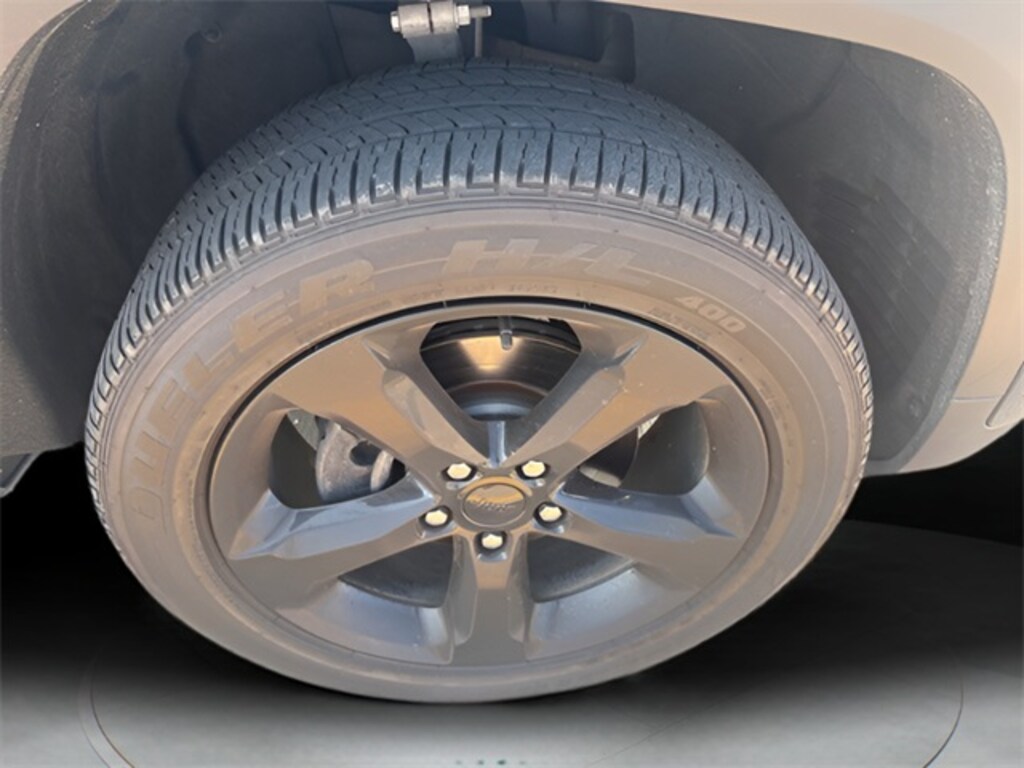 Used 2024 Jeep Grand Cherokee Laredo SUV