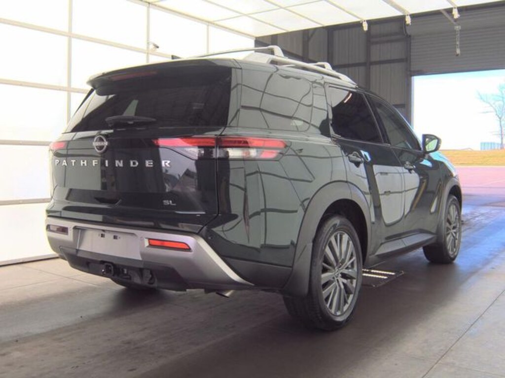 Used 2025 Nissan Pathfinder SL SUV