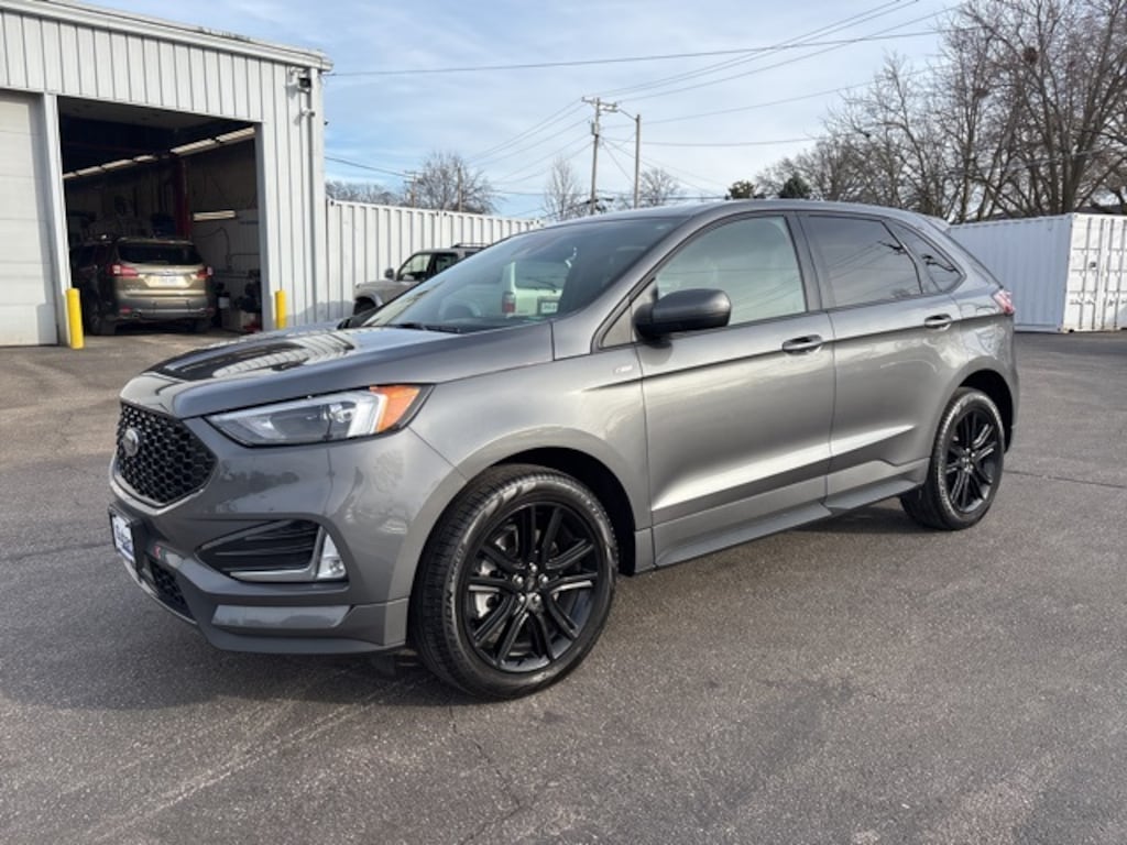 Used 2024 Ford Edge SUV