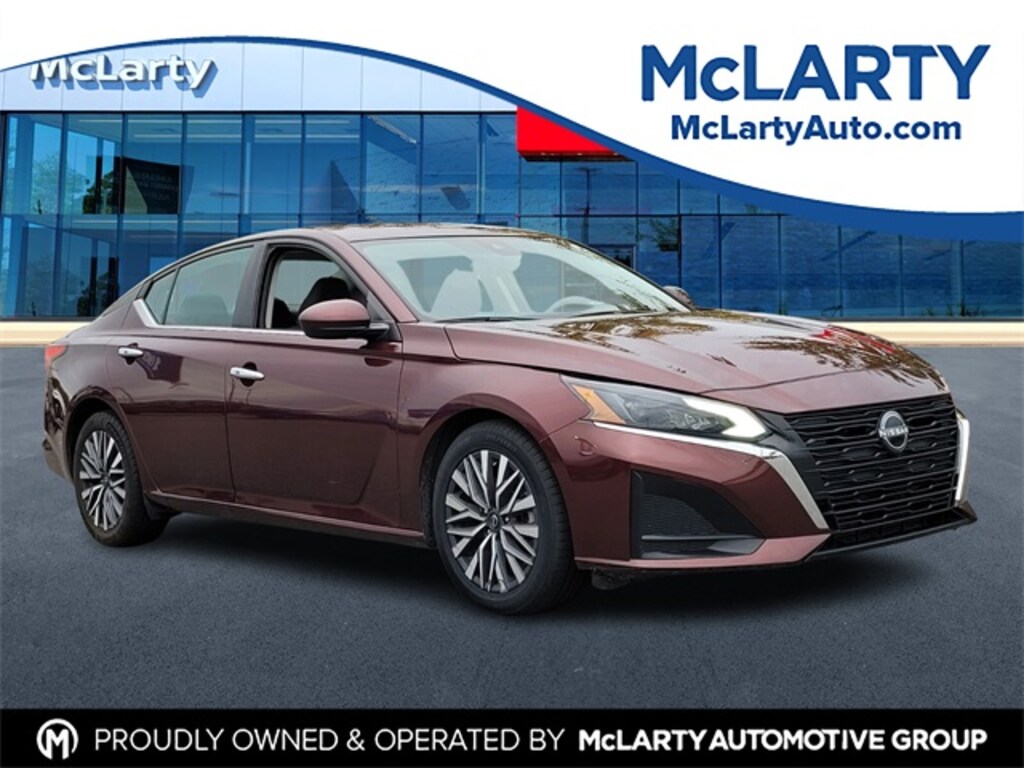 Used 2023 Nissan Altima 2.5 SV Sedan