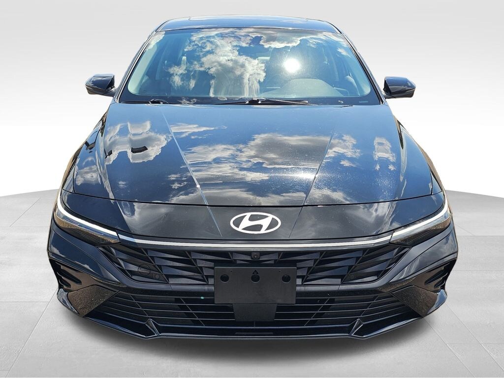 Used 2024 Hyundai Elantra Limited Sedan