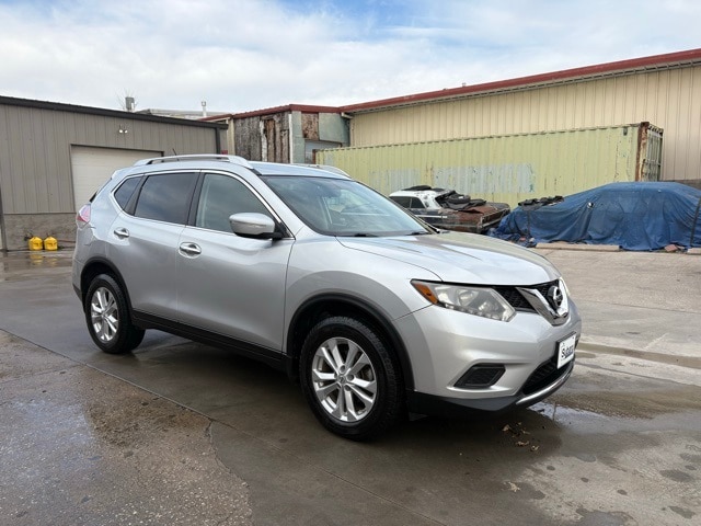 2015 Nissan Rogue SV's photo