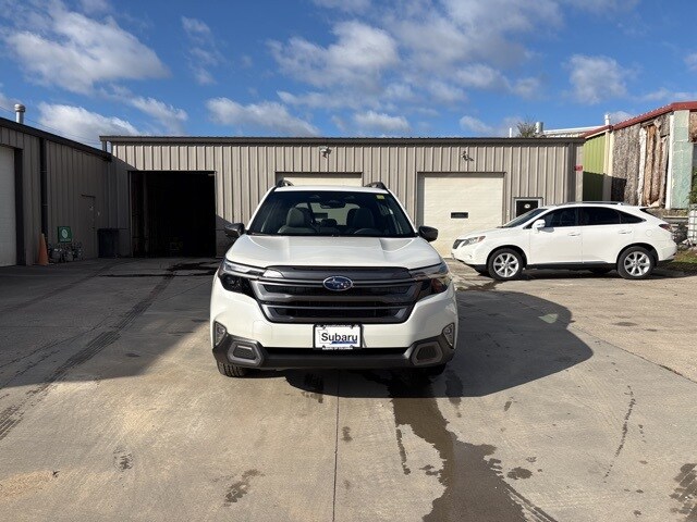 2025 Subaru Forester Limited photo 2