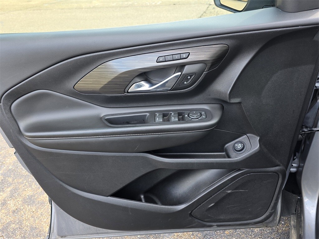 Used 2024 GMC Terrain SLT SUV