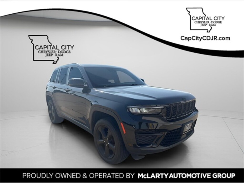 Used 2024 Jeep Grand Cherokee Laredo SUV