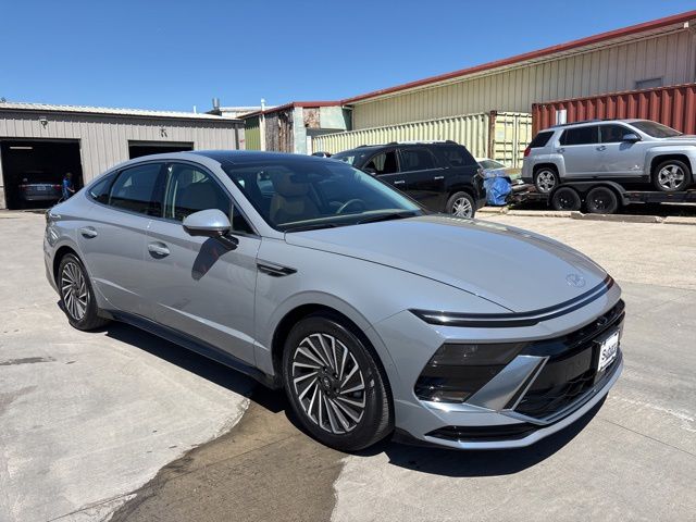 2024 Hyundai Sonata Limited's photo