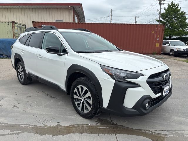 2025 Subaru Outback Premium's photo
