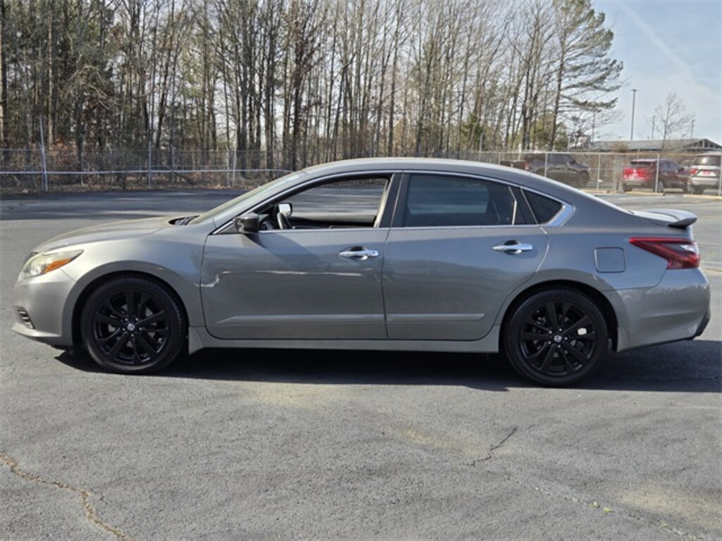 Used 2017 Nissan Altima 2.5 SR Sedan