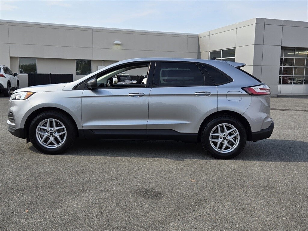 Used 2024 Ford Edge SE SUV