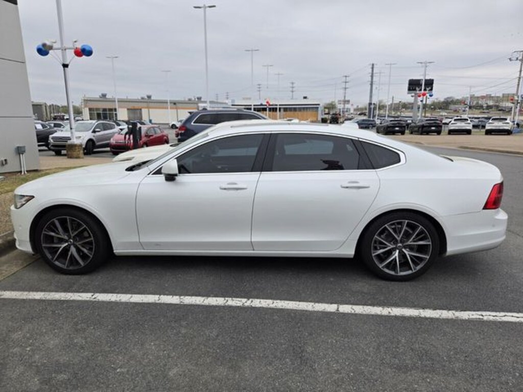 Used 2018 Volvo S90 T5 FWD Momentum Sedan