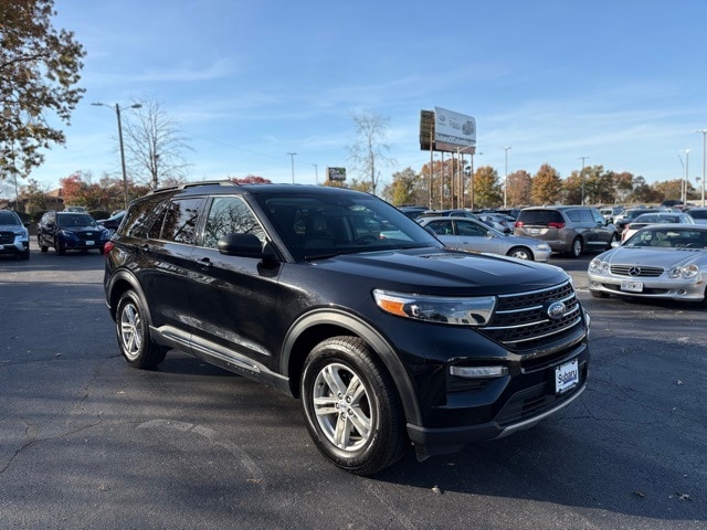 2023 Ford Explorer XLT's photo