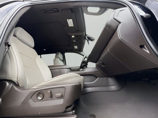2022 GMC Yukon SLT - Photo 13