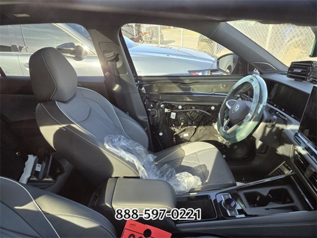 Used 2025 Volkswagen Tiguan 2.0T SEL R-Line SUV