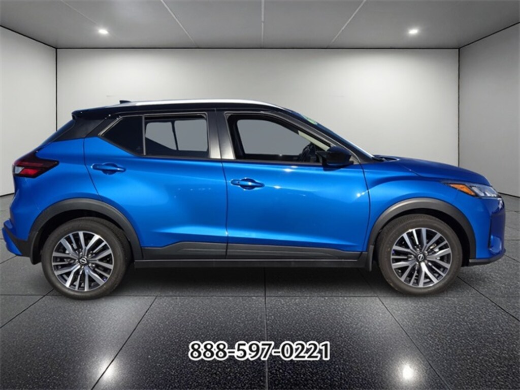 Used 2024 Nissan Kicks SV SUV