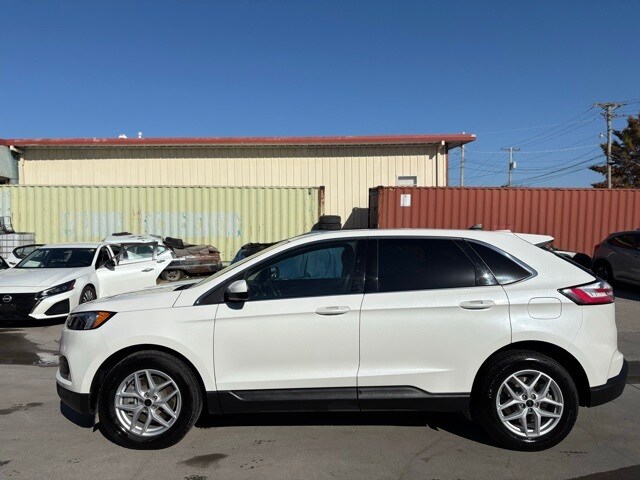 2023 Ford Edge SEL photo 3