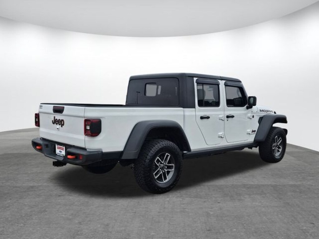 Used 2024 Jeep Gladiator Mojave Truck Crew Cab