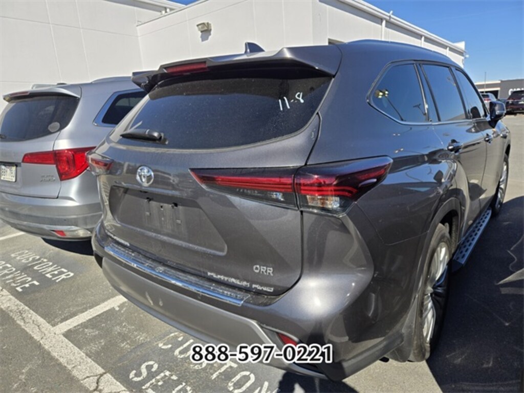 Used 2025 Toyota Highlander SUV