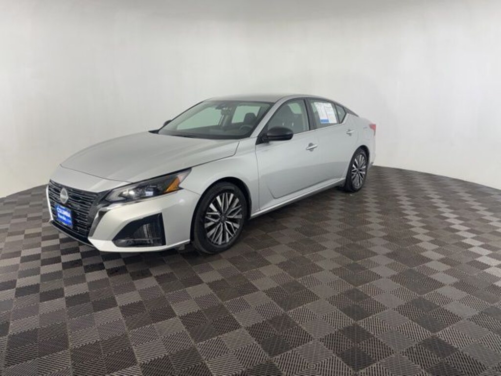 Used 2024 Nissan Altima 2.5 SV Sedan