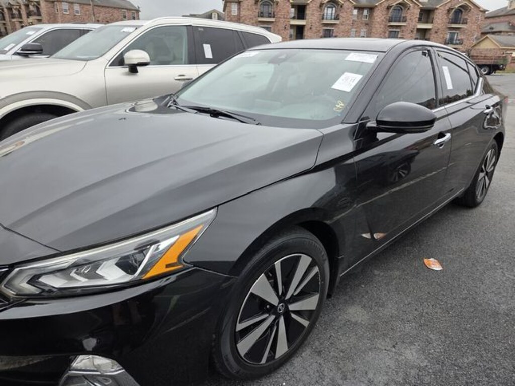 Used 2019 Nissan Altima 2.5 SV Sedan