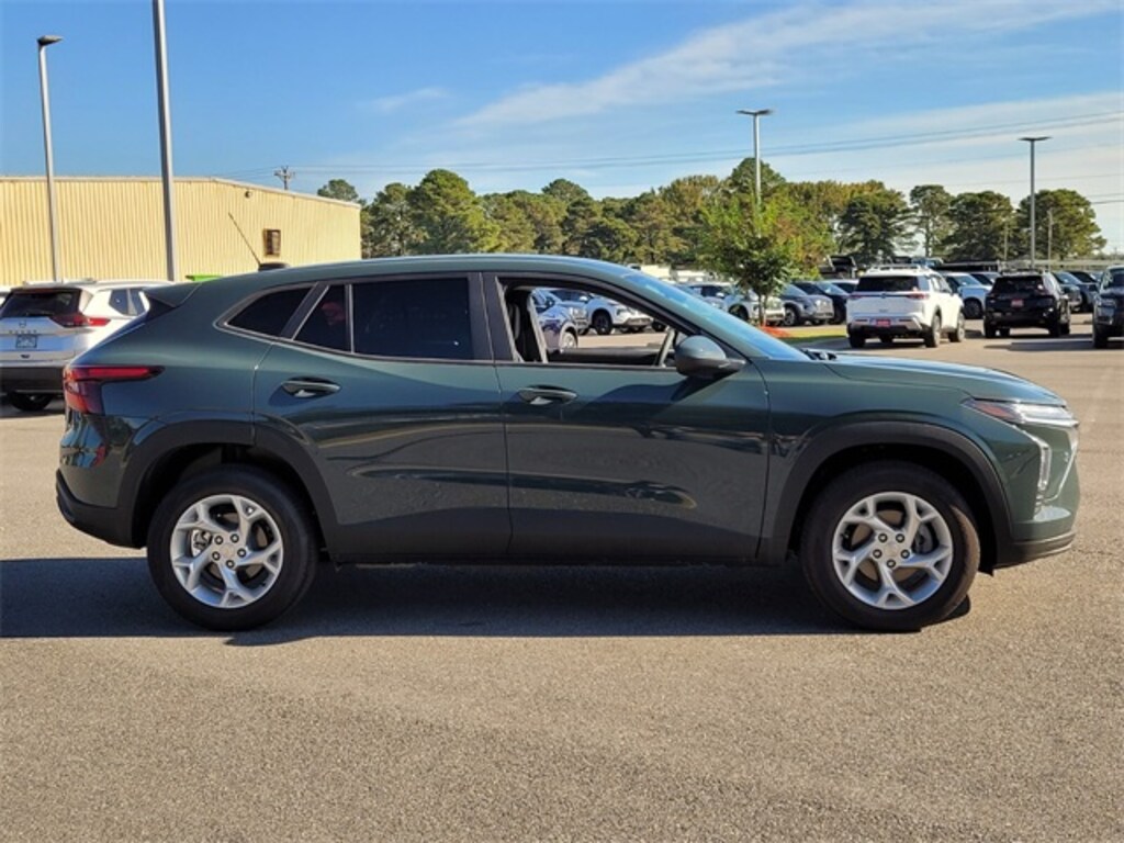 Used 2025 Chevrolet Trax LS SUV