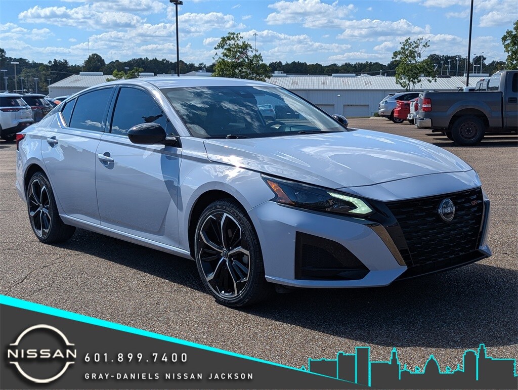 Used 2024 Nissan Altima 2.5 SR Sedan