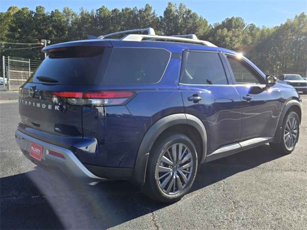 Used 2024 Nissan Pathfinder SL SUV