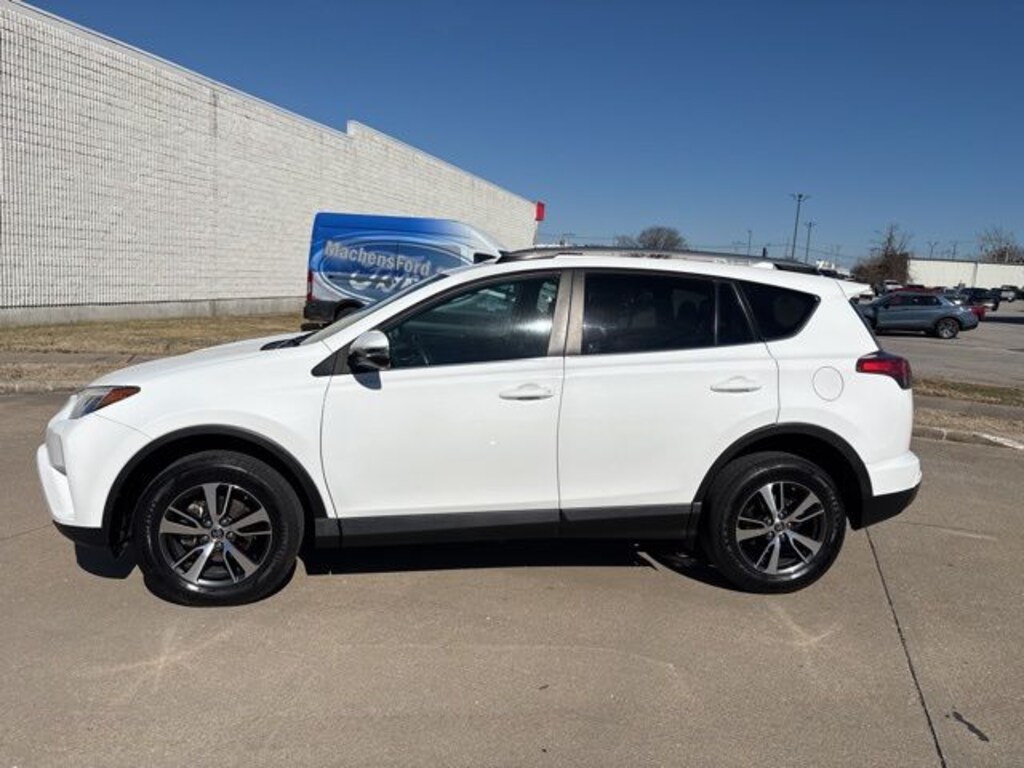 Used 2018 Toyota RAV4 XLE SUV