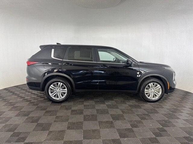 2024 Mitsubishi Outlander ES S-AWC photo 4