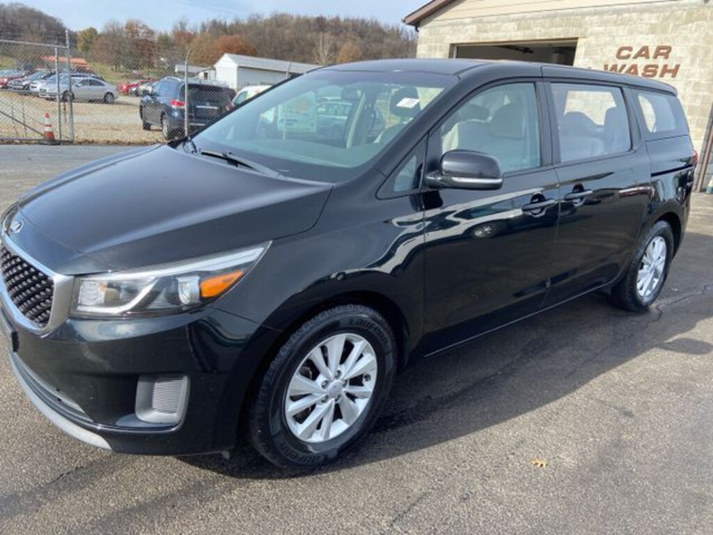 Used 2018 Kia Sedona L Van Passenger Van