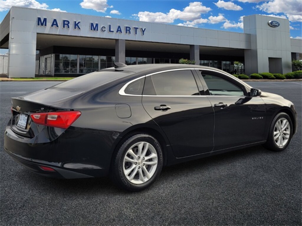 Used 2017 Chevrolet Malibu LT w/1LT Sedan