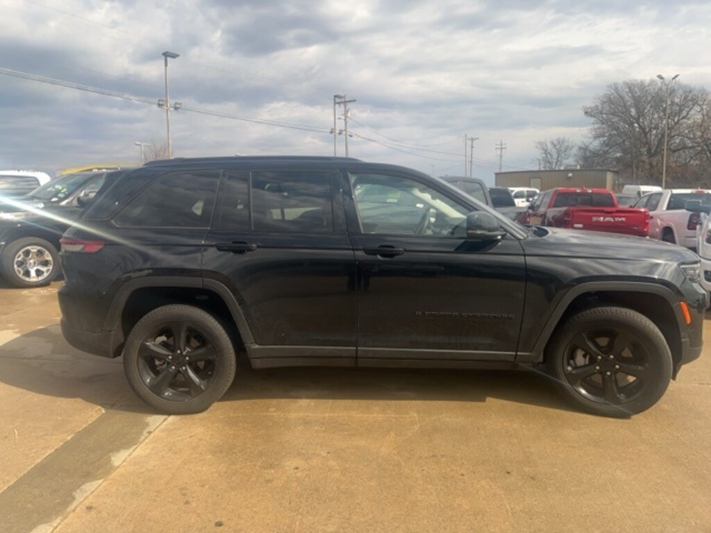 Used 2023 Jeep Grand Cherokee Limited SUV