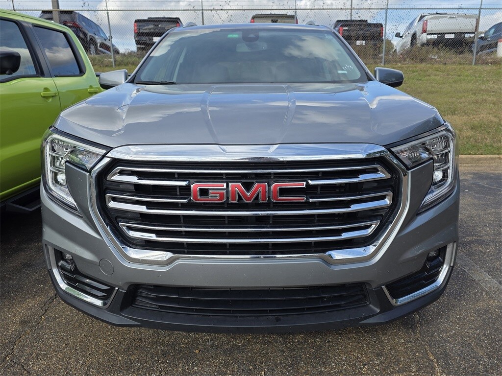 Used 2024 GMC Terrain SLT SUV