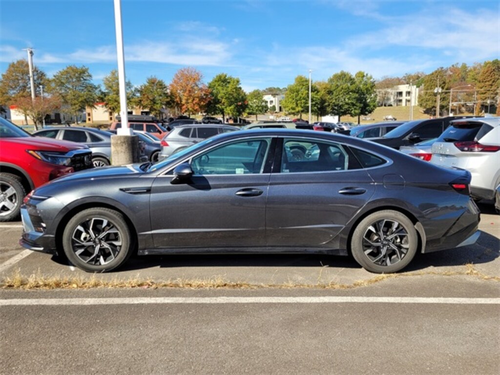 Used 2024 Hyundai Sonata SEL Sedan
