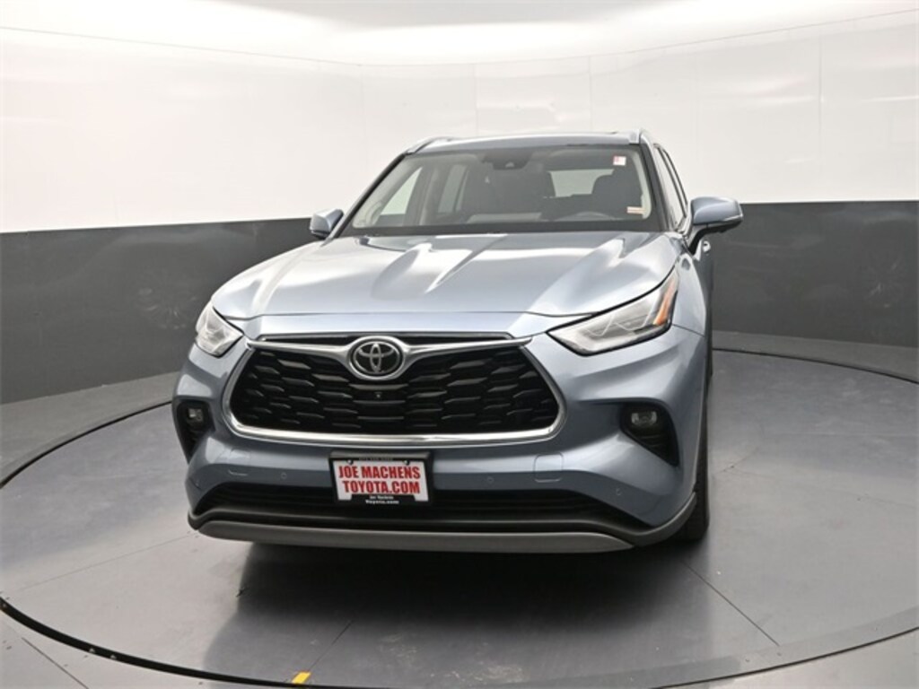 Used 2023 Toyota Highlander L SUV