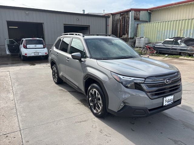 2026 Subaru Forester Premium's photo