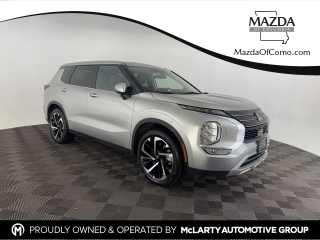 2024 Mitsubishi Outlander SE's photo