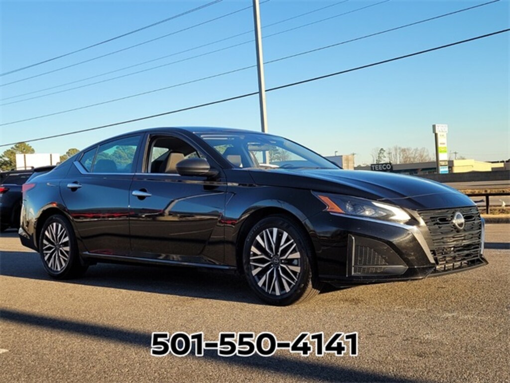 Used 2024 Nissan Altima 2.5 SV Sedan