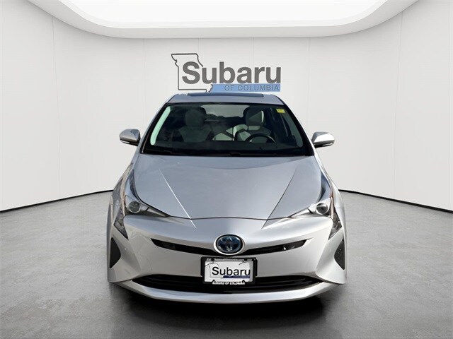 2018 Toyota Prius Four photo 2