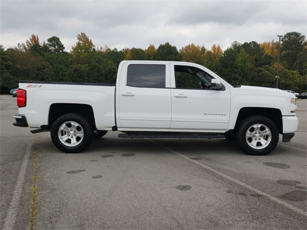Used 2017 Chevrolet Silverado 1500 LT w/1LT Truck Crew Cab