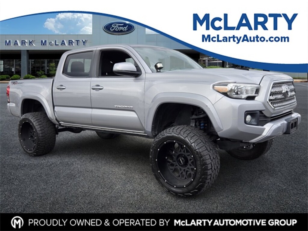 Used 2017 Toyota Tacoma Truck Double Cab