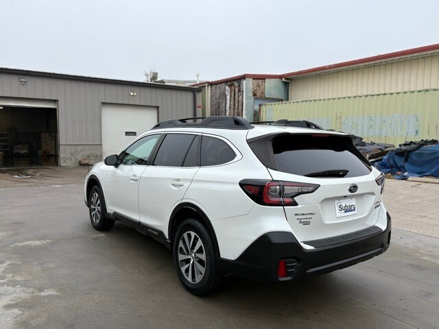 2020 Subaru Outback Premium photo 3