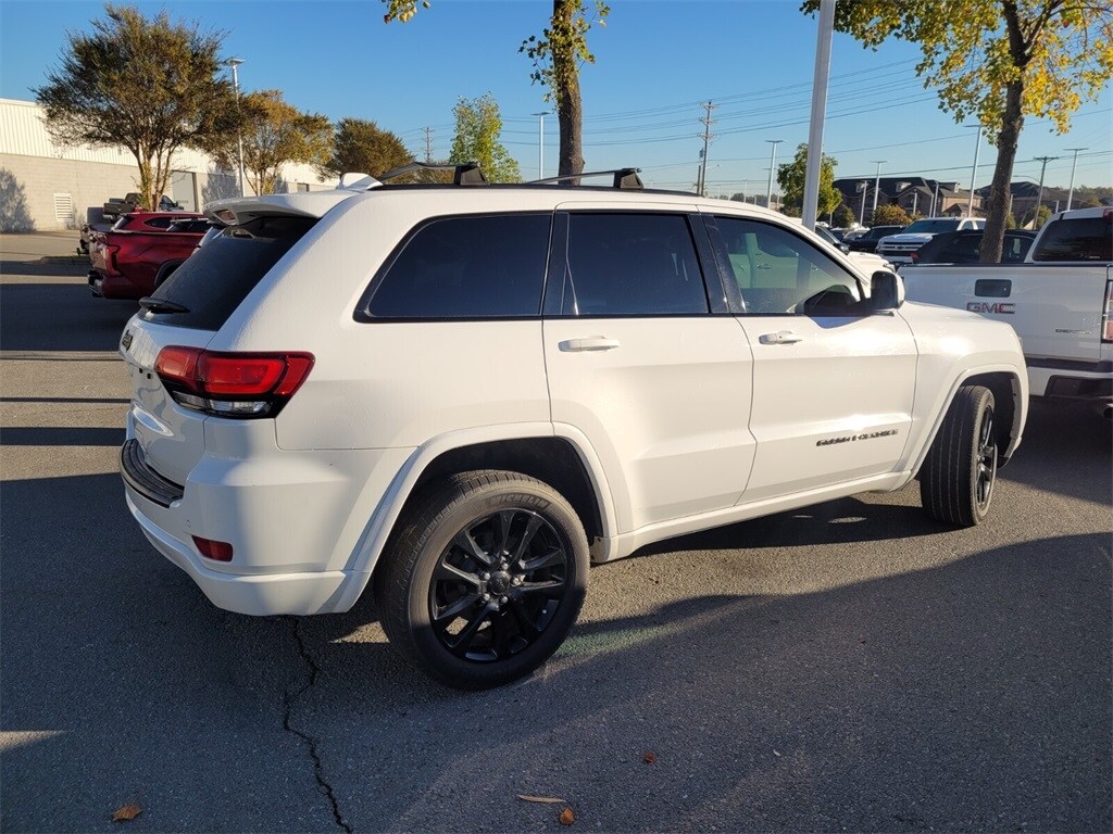 Used 2019 Jeep Grand Cherokee Laredo SUV