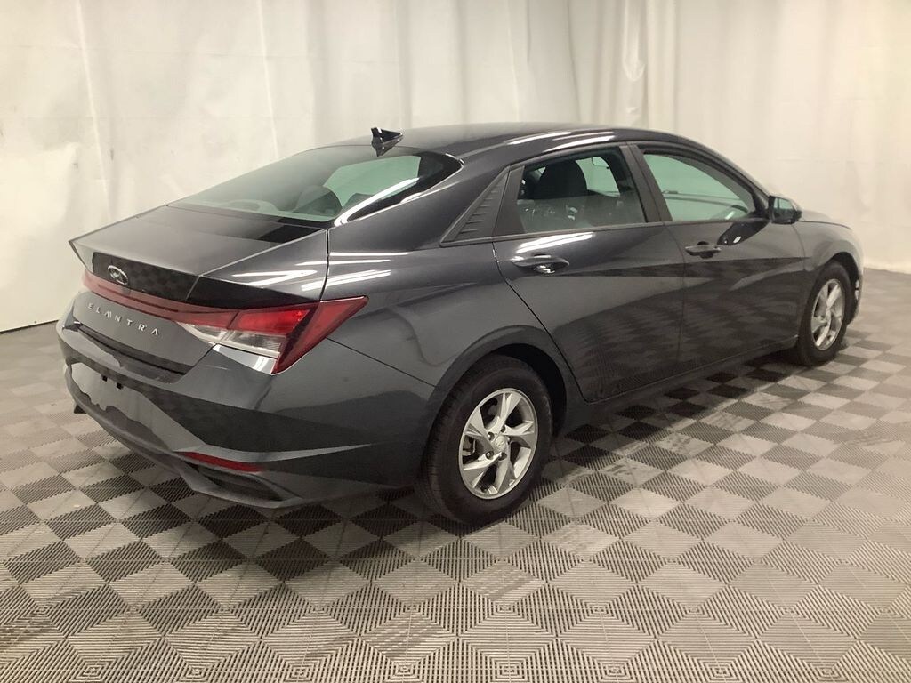 Used 2021 Hyundai Elantra SE Sedan