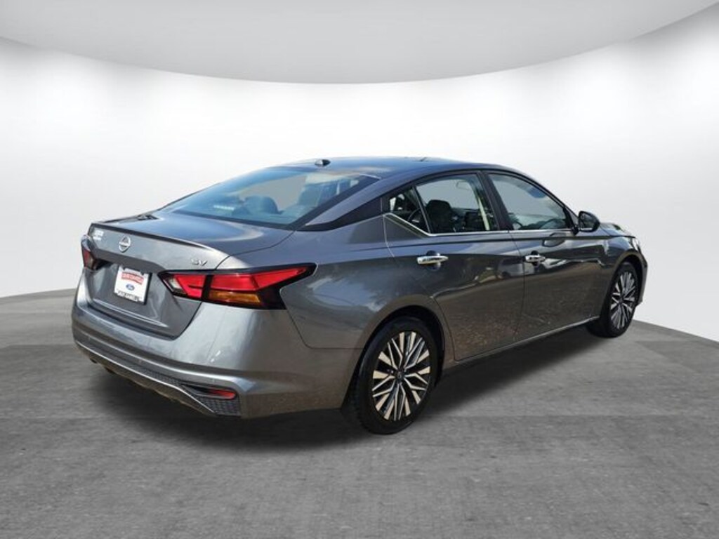 Used 2024 Nissan Altima 2.5 SV Sedan