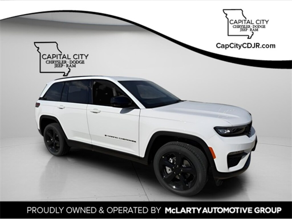 Used 2023 Jeep Grand Cherokee Laredo SUV