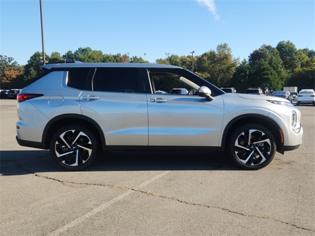 Used 2024 Mitsubishi Outlander SE SUV