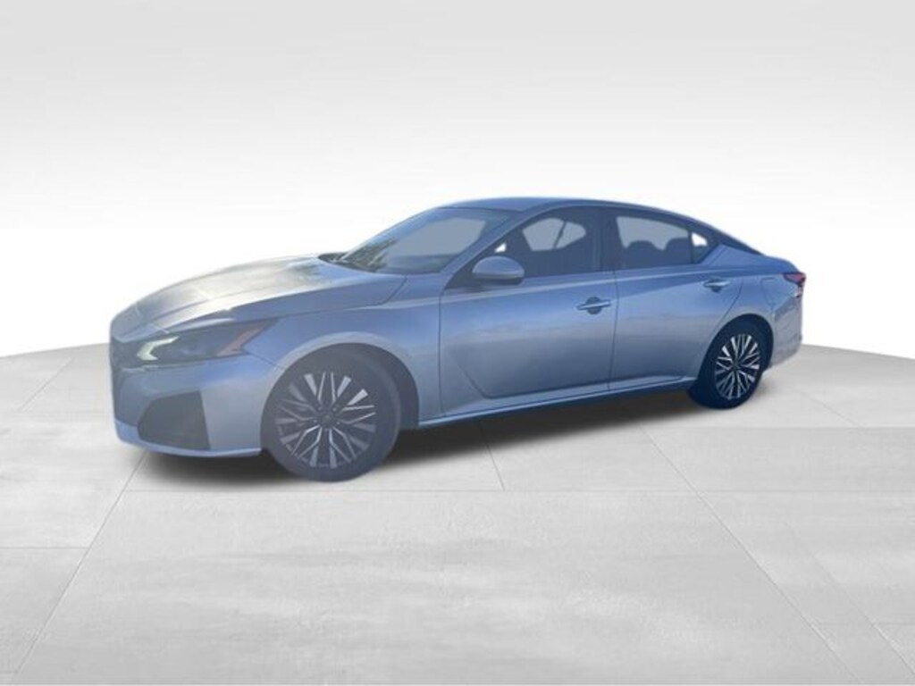 Used 2023 Nissan Altima 2.5 SV Sedan